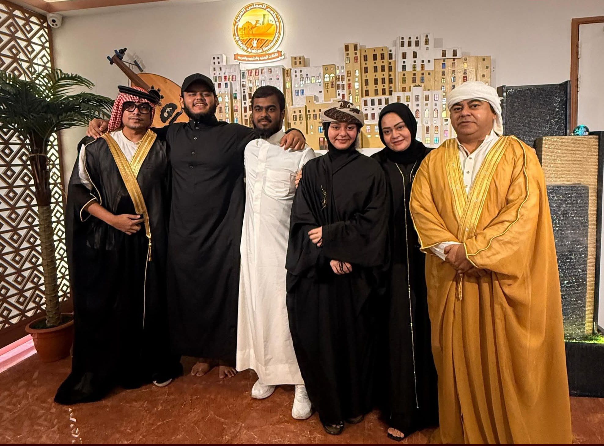 লুবাবার জীবনসঙ্গী হাফেজ মুনির আসলে কে? সামনে এল পরিচয়