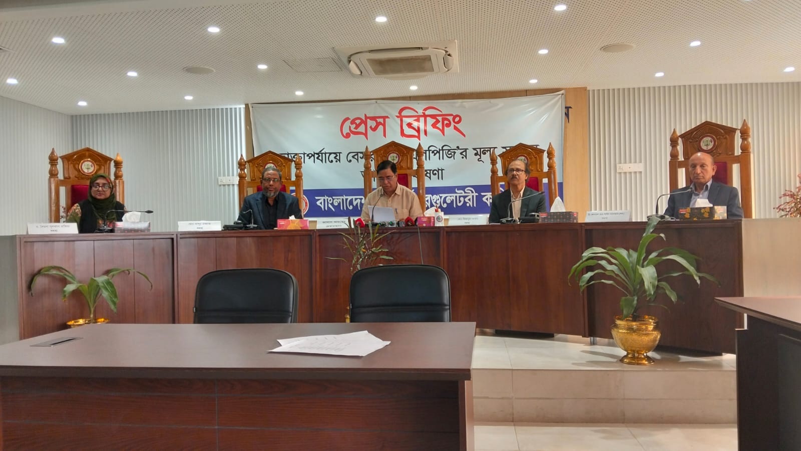 ১২ কেজির এলপিজির দাম বেড়ে ১৭২৮ টাকা