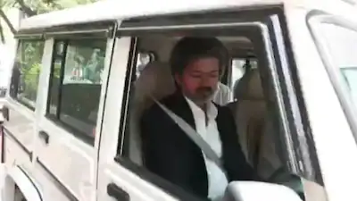 যে কারণে সস্তা গাড়িতে চড়ছেন মুখ্যমন্ত্রী থালাপতি বিজয়